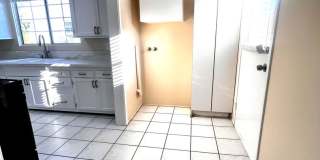 Single Family. 3-bed Home - Desireable Neighborhood! Gallery 27