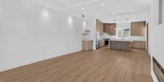 150 N Carondelet St Gallery 8