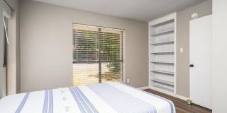 949 Kenwood Drive Gallery 26