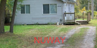 $910.00 - 2 Beds | 1 Bath House in Burton with a basement & deck Gallery 1