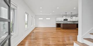 Modern Three Bedroom! Gallery 8