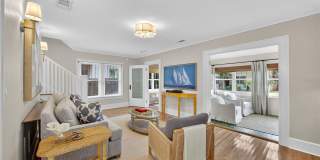 221 13TH Avenue NE Gallery 11