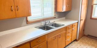 3-Bedroom House  with Garage and tons of storage! Gallery 21