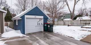 Updated Craftsman Living: 2BR/2BA + Den in NW Rochester Gallery 23