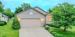 Executive Property with River Access Gallery 1