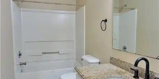 5532 NE Robmont Drive Gallery 8