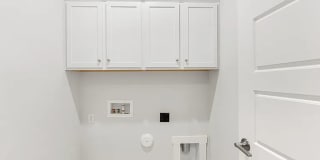 COMING SOON |3 BR/4.5B Newly Renovated Townhome | • 1-car garage |Loft Bonus Room w/Rooftop terrace| In Dilworth! Gallery 32