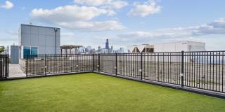 Luxe on Chicago Gallery 19