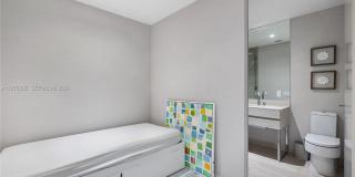 18975 E Collins Ave Gallery 43