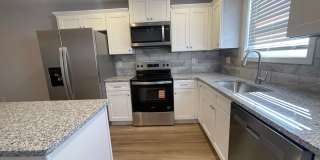 Luxury Lake Living Starts Here – Brand-New 2 Bed, 2 Bath Duplex in Kimberling City Gallery 1