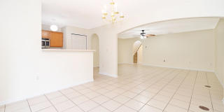 Beautiful 3/2 townhome Gallery 5