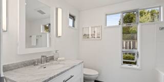 Iconic California Ranch Home by Architect Birge Clark in Leland Manor, Palo Alto Gallery 34