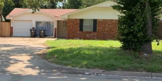 2800 N. Rockwell Avenue Gallery 1