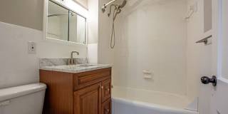 3 Bedroom / 2 Bath Home with Garage off 45th and Leavenworth! Gallery 15