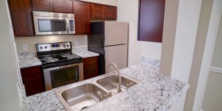 Hampton Center Gallery 13