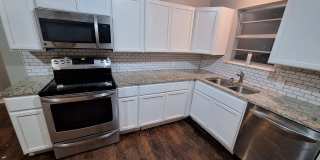 3 bedroom, 2 bath Gallery 25