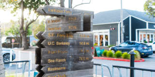 Larkspur Courts Gallery 31