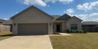 Charming 3 Bed 2 Bath Home Gallery 1