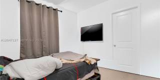 117 NE 3rd Ct Gallery 22