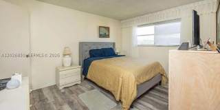 2615 NE 3rd Ct Gallery 3