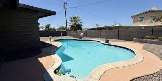 3702 E Paradise Drive Gallery 20