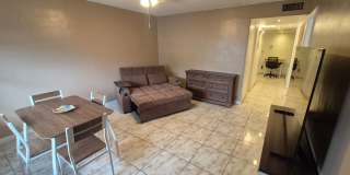 Charming 2 Bedroom / 1 Bathroom House Gallery 3