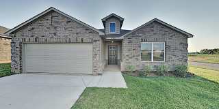 Spacious 3 Bedroom 2 Bath Home in Mustang Schools Gallery 1