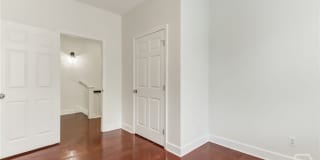 301 W Henry Street Gallery 13