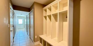 2564 W Towne Street Gallery 24