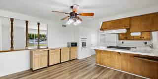 Spacious Home on Corner Lot! Gallery 8