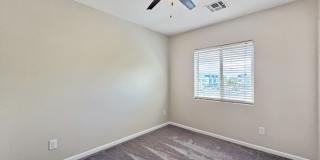 Clean and Comfortable 3 bed 2 bath with loft! Gallery 26