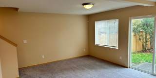 2Bd/2.5Ba Maple Valley Townhouse Gallery 8