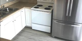 Beautiful end condo in great Powell location!! Gallery 9