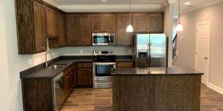 Convenient 3BR/2BA Townhome with Garage & Lawn Care Included Gallery 4