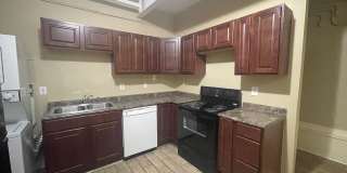 Adorable 2 Bedroom 1 Bath Apartment.Located in the Cotswold Area Gallery 6
