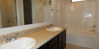 Spacious 4-Bedroom Home - Woodlands Gallery 12