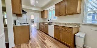 Charming House  with Large yard Gallery 26