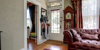 Bungalow in Desirable Highlands! Location Matters! Gallery 7