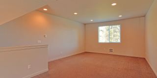 Spacious Townhome Near Silver Lake! Gallery 7