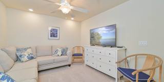 **2 + Den Condo - 1 Car garage - Fully Furnished - Short Term Lease (5.11 - 11.30) ** Gallery 16