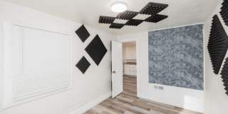 8th 370 E AVE Gallery 7