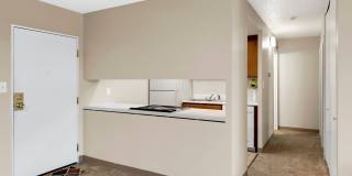 Large 1 & 2 Bedrooms available, PET FRIENDLY! Gallery 36