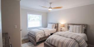 Luxury Annual Rental with Resort-Style Pool on Longboat Key Gallery 16