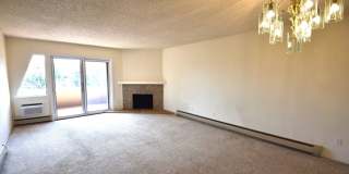 SHORT TERM RENTAL FOR SPRING 2026! 3 Bedroom, 2 Bathroom Penthouse Condo Gallery 17