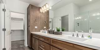 Luxury 2BR + Den Townhome in Amenity-Packed Community - Encanterra Gallery 17