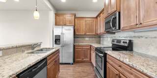 Gorgeous Townhome in Ridgefield! Gallery 5