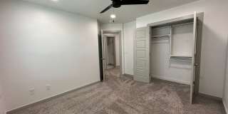 Large 3 Bed 2.5 Bath Duplex Includes Office Space (See Contact Info Below) Gallery 9