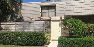 Charming 2-Bed Oasis with 2.5 Baths in Prime Palm Beach Gardens Location! Gallery 1