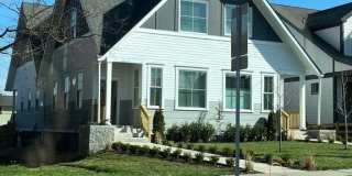 924 B Caruthers Ave Gallery 1