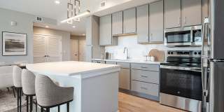 Vantage on Hillsborough Apartments Gallery 35